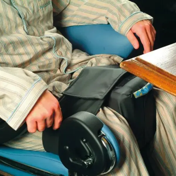 Abductor systam con funda con usuario en sillón